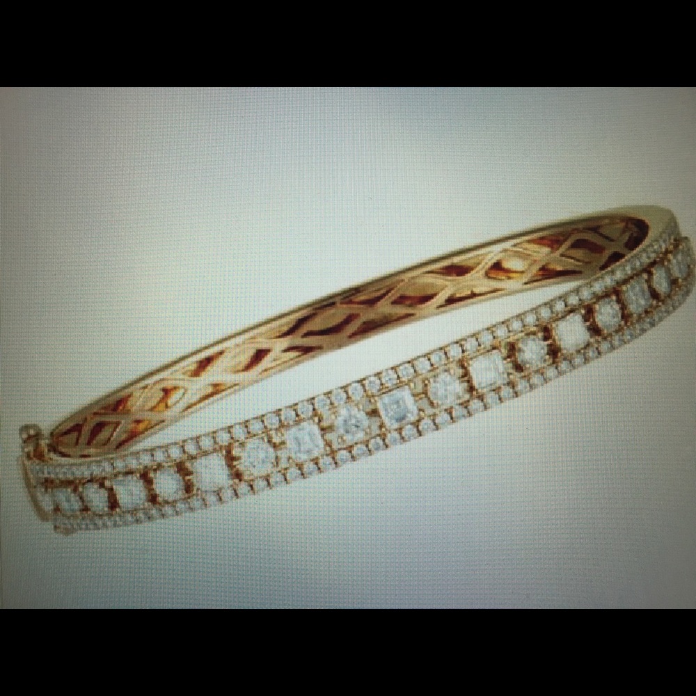 NWT~ Odelia’s 18 K Rose Gold Diamond Bangle